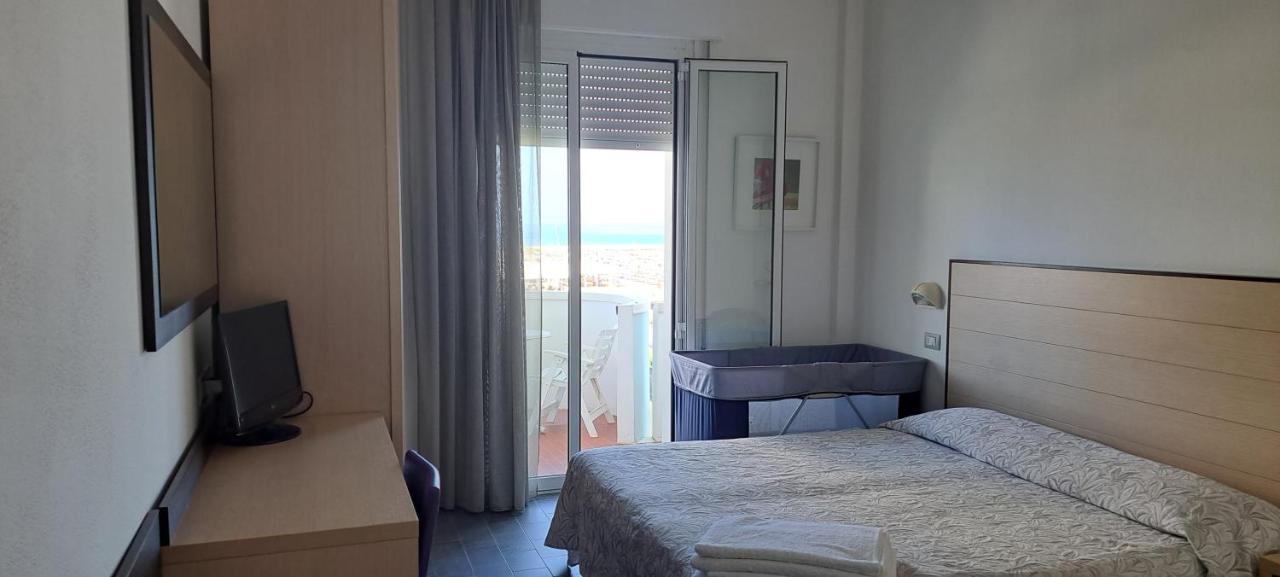 Hotel Marco Lido Di Savio Exteriör bild