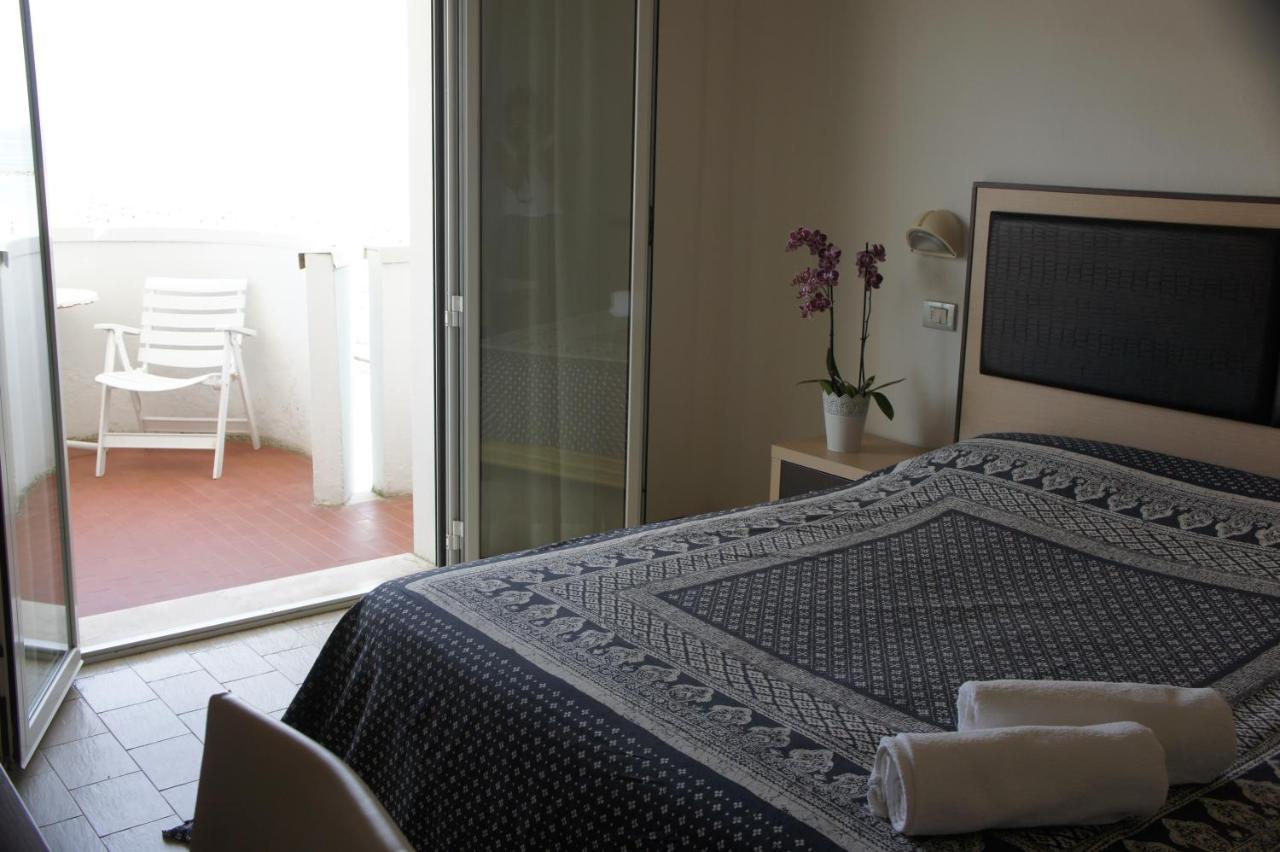 Hotel Marco Lido Di Savio Exteriör bild